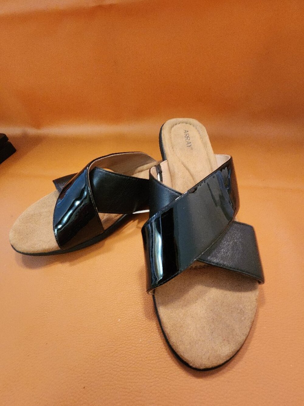 ARRAY SHORELINE WOMEN'S LEATHER SANDALS - BLACK - SIZE 11M - NWOT